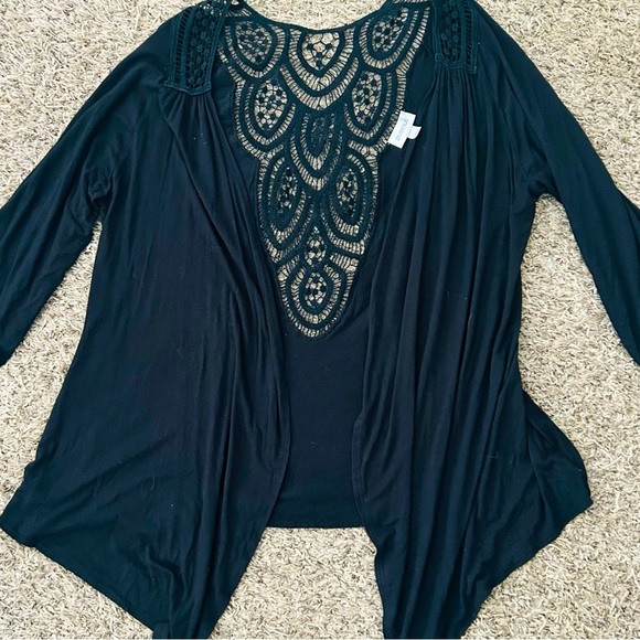 Avenue Black Cardigan, high/low, with beautiful back detail size 14/16 - Picture 1 of 5